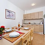 Apartman Bella *