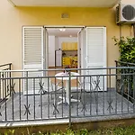 Apartman Bella *
