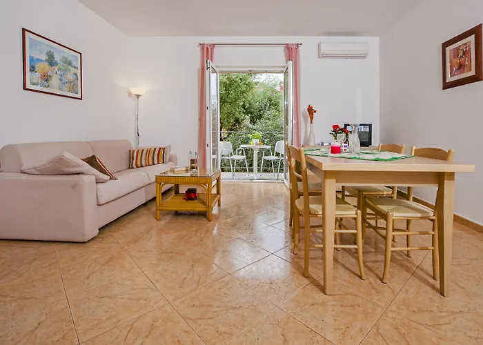 贝拉公寓酒店 * 罗维尼