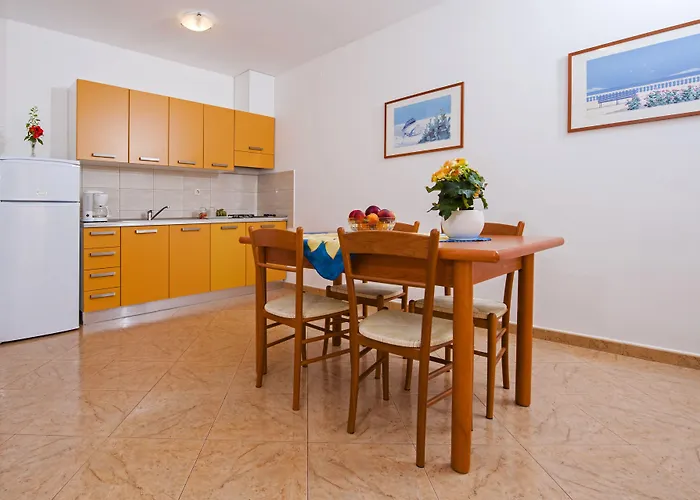 贝拉公寓酒店 公寓 罗维尼