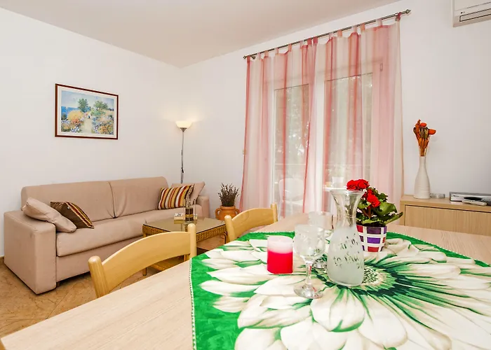 贝拉公寓酒店 * 罗维尼