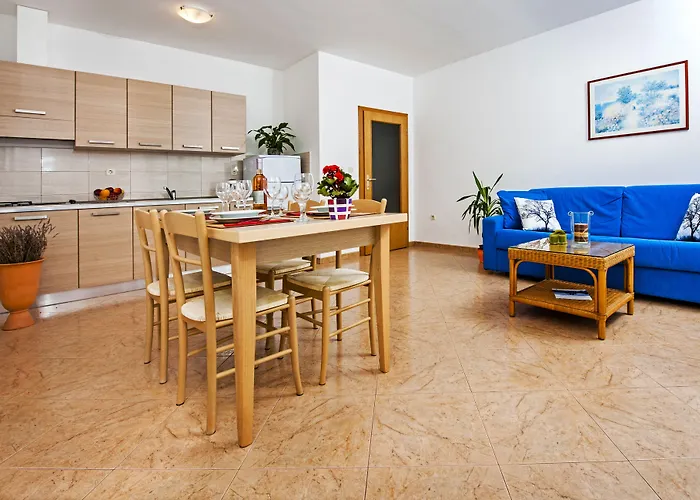 贝拉公寓酒店 *