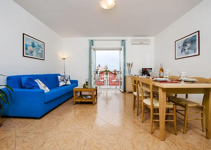 贝拉公寓酒店 罗维尼