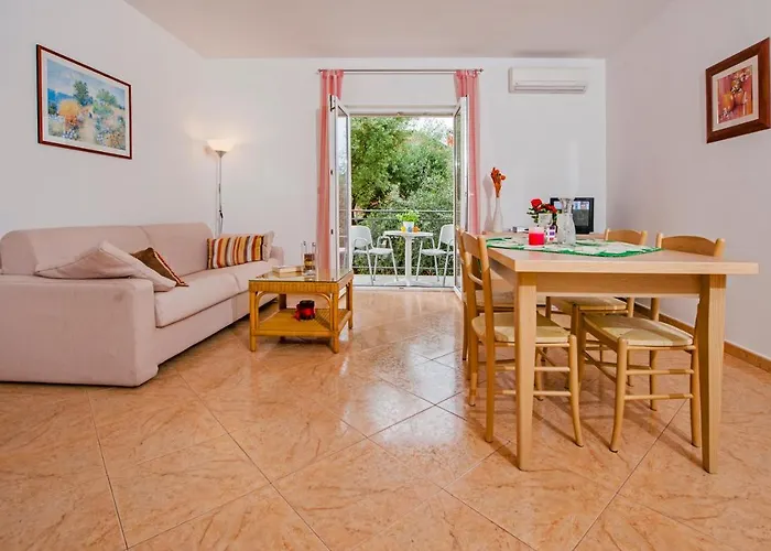 Bella 아파트 로비니