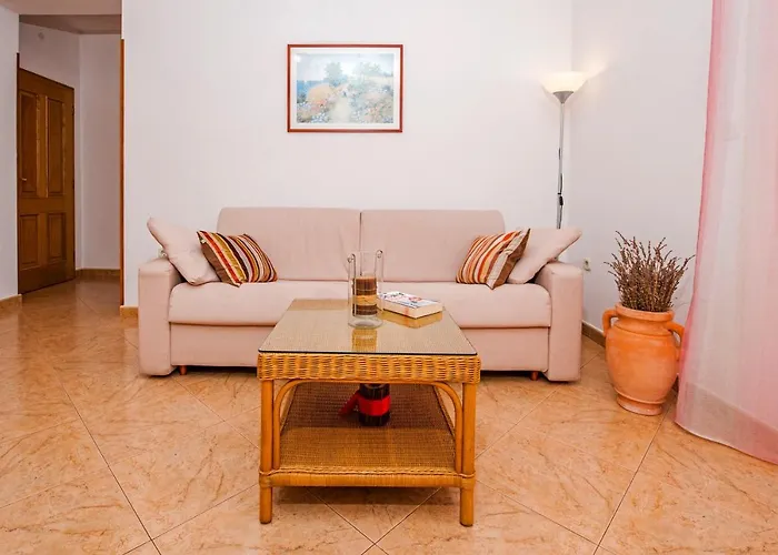 贝拉公寓酒店 公寓 罗维尼