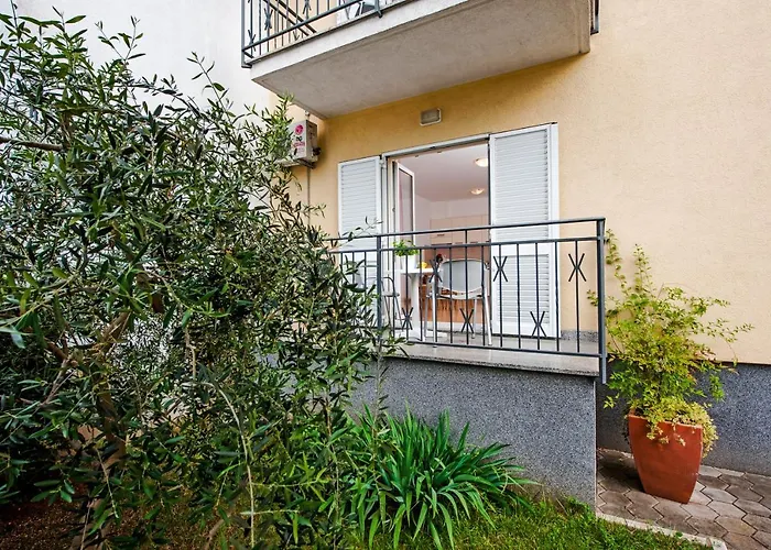 贝拉公寓酒店 公寓 罗维尼