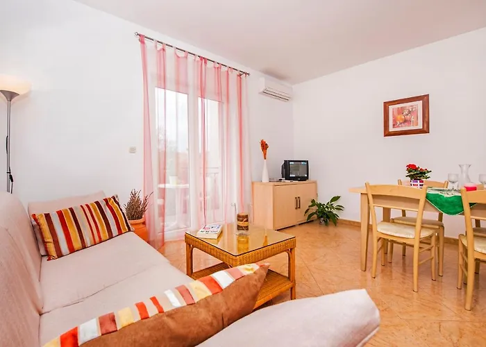 贝拉公寓酒店 * 罗维尼